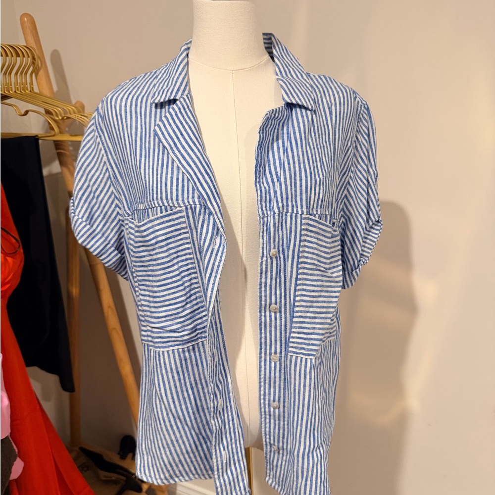 Universal Thread Blue and White Striped Button-Up Shirt